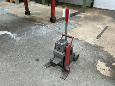 Imagen general de 2011 Jung JH 10 Gplus Machine jack